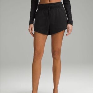 Lululemon Inner Glow High-Rise Shorts 3” Size 8 NWOT